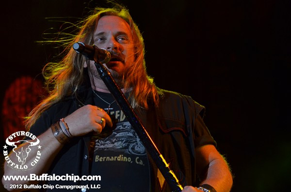 View photos from the 2012 Lynyrd Skynyrd/Sugarland/4 On the Floor Photo Gallery